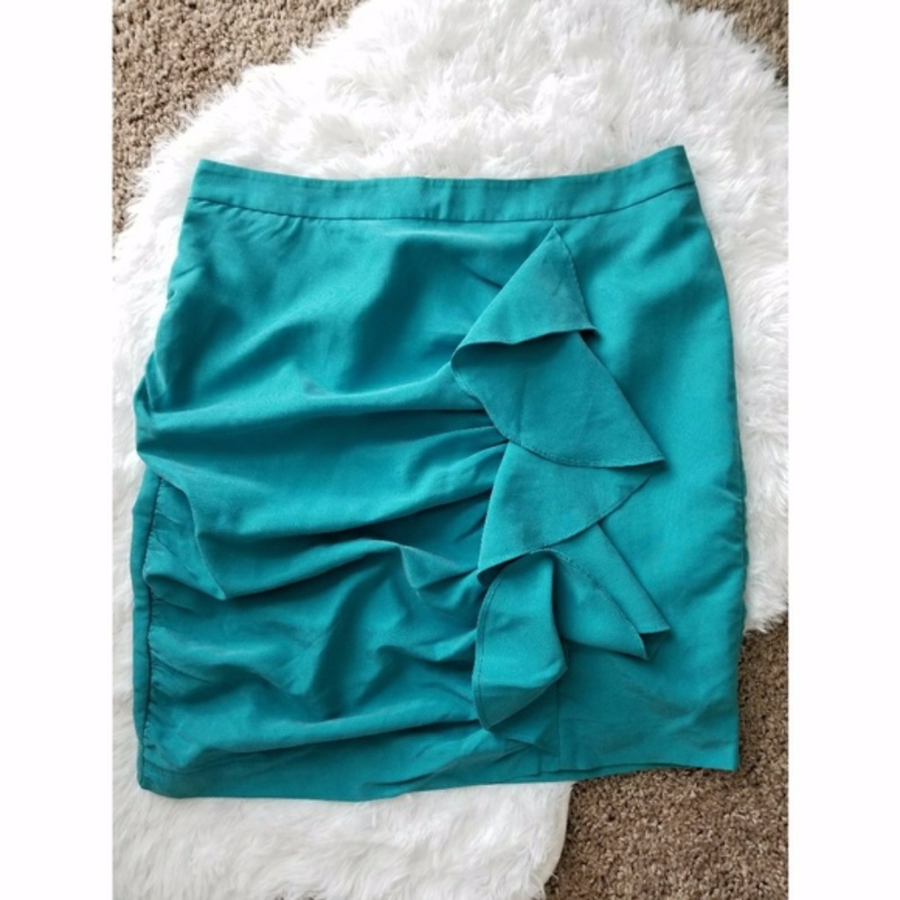 🍃Forever 21 | Ruffled Mini Skirt